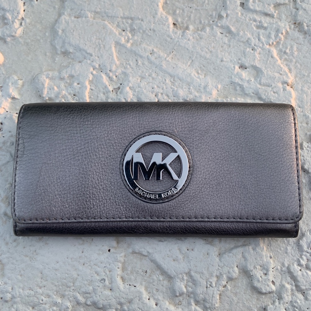 Michael Kors Fulton Carryall Leather Wallet